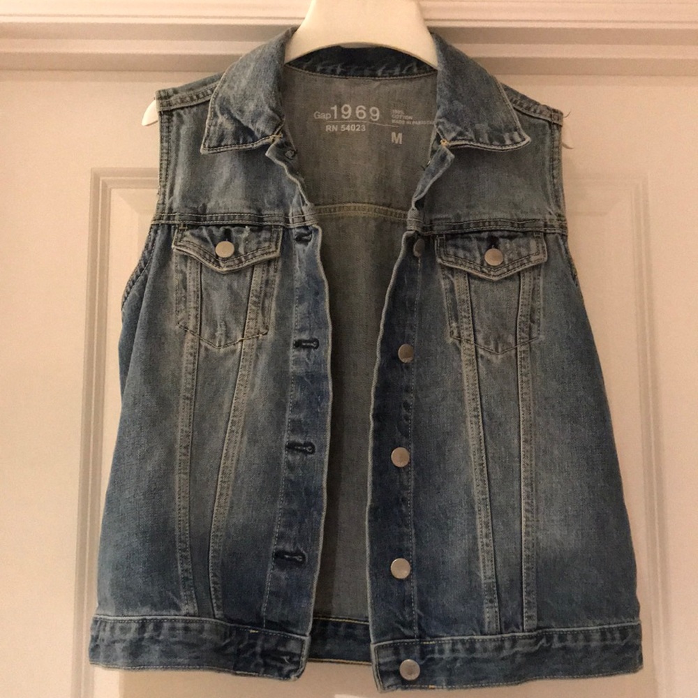 GAP Boyfriend Distressed Jean Vest